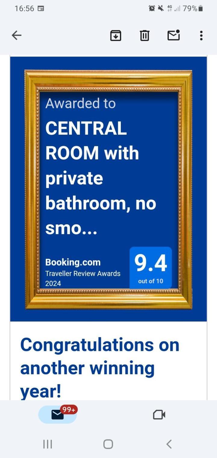 Central Room With Private Bathroom, No Smoking Palau Bagian luar foto